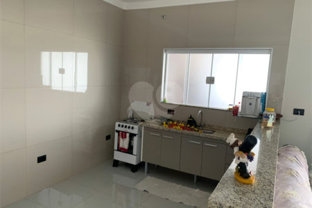 Casa térrea com piscina para venda no Residencial Arcoville
