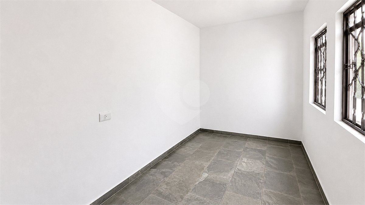 Sobrado à venda com 4 quartos, sendo 2 suítes, em Vila Pires, Santo André, SP