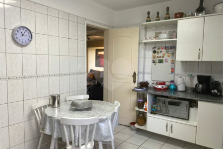 Apartamento à venda com 3 quartos, sendo 1 suíte,  em Vila Romana, São Paulo, SP