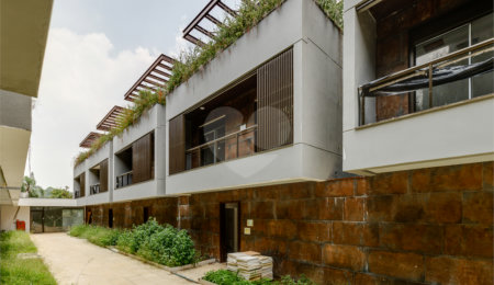 Casa à venda com 4 quartos, sendo 3 suítes,  no condomínio Jardim Chapel, São Paulo - SP