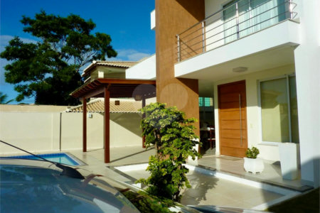 Casa à venda com 3 quartos, sendo 1 suíte, em Outerio da Glória, Porto Seguro, BA
