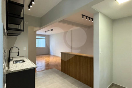 Apartamento à venda com 3 quartos, sendo 1 suíte, em Pinheiros, São Paulo, SP