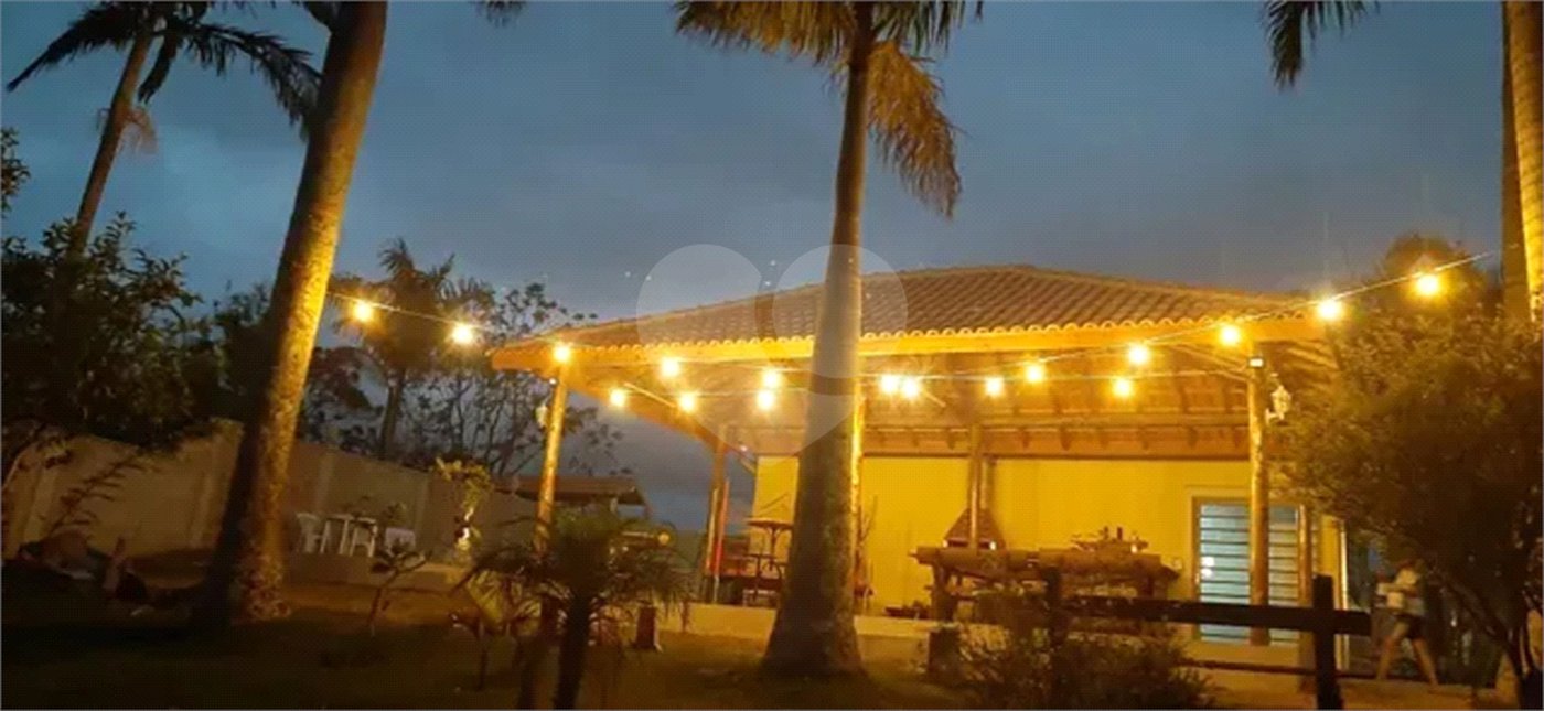 Chácara à venda com 3 suítes em Vila São Geraldo, São José dos Campos, SP