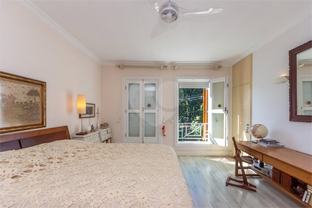 Casa de Vila à venda com 4 quartos, sendo 2 suítes, em Alto da Boa Vista, São Paulo, SP