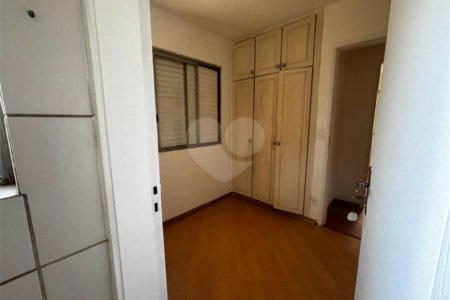 Apartamento à venda com 3 quartos em Caxingui, São Paulo, SP