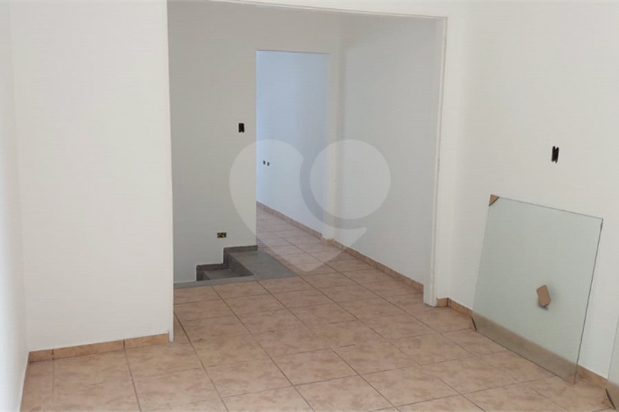 Sobrado à venda com 3 quartos, sendo 2 suítes, em Vila Paulicéia, São Paulo, SP