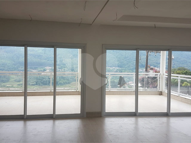 Casa à venda com 5 quartos, sendo 3 suítes,  em Serra da Cantareira, Mairiporã, SP