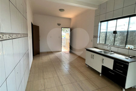Sobrado à venda ou para alugar com 4 quartos, sendo 2 suítes, em Vila Lacíria, Ponta Porã, MS