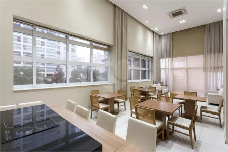 Apartamento à venda com 2 quartos, sendo 1 suíte,  em Vila Olímpia, São Paulo, SP