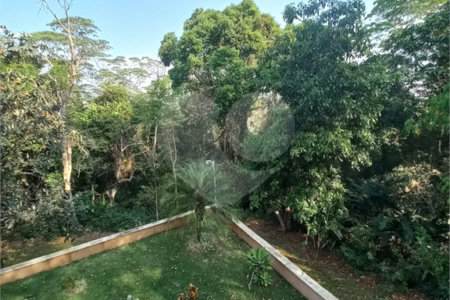 Sobrado à venda com 3 quartos, sendo 2 suítes, em Aruã, Mogi das Cruzes, SP