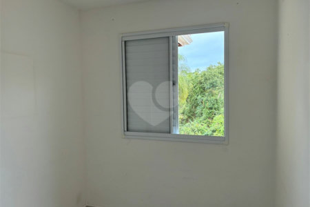 Sobrado à venda com 3 quartos em Jardim Petrópolis, Cotia, SP