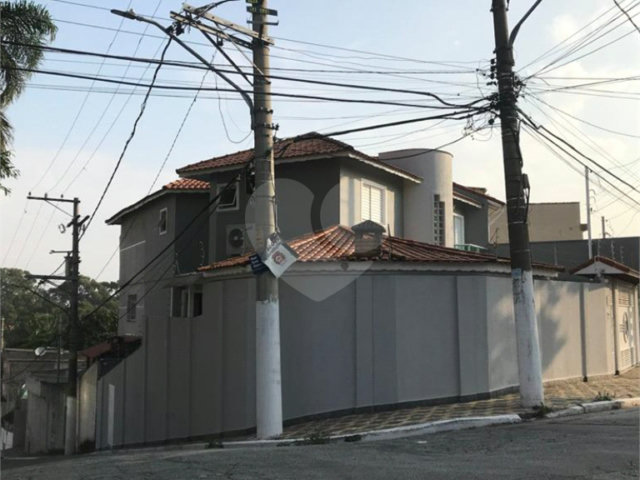 Sobrado à venda com 3 quartos, sendo 1 suíte,  em Tremembé, São Paulo, SP