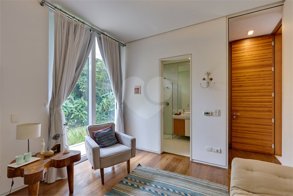Casa à venda com 5 suítes em Alto da Boa Vista, São Paulo, SP