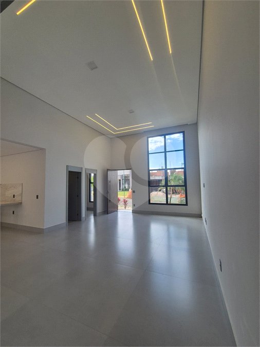 Casa à venda com 3 suítes no condomínio London Park, Indaiatuba - SP
