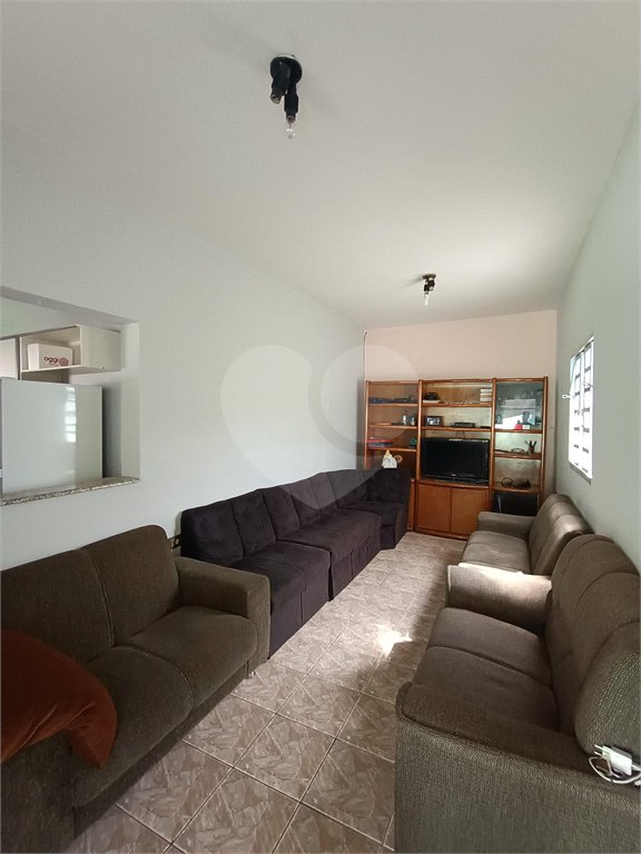 Casa à venda com 4 quartos, sendo 1 suíte, no condomínio Shangri-la, Atibaia - SP