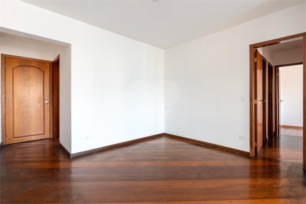 Apartamento à venda com 3 quartos, sendo 1 suíte, em Vila Mariana, São Paulo, SP