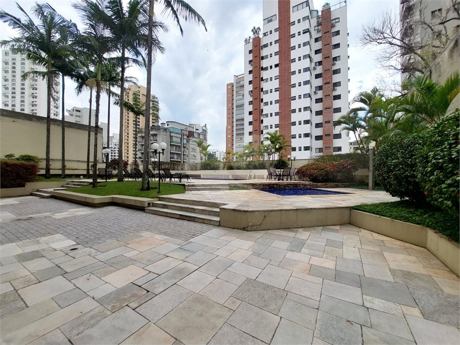 Apartamento à venda com 3 quartos, sendo 1 suíte, em Real Parque, São Paulo, SP