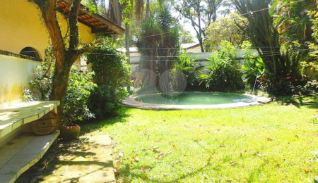 Sobrado à venda com 5 quartos, sendo 2 suítes,  em Interlagos, São Paulo, SP