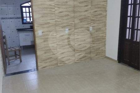Casa à venda com 2 suítes no condomínio Residencial Rubi, Mogi das Cruzes - SP