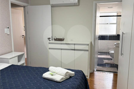 Apartamento à venda com 3 quartos, sendo 1 suíte, em Santa Cecília, São Paulo, SP