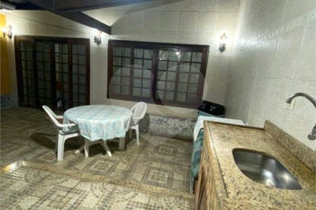 Casa à venda com 3 quartos em Santa Cruz, Rio de Janeiro, RJ