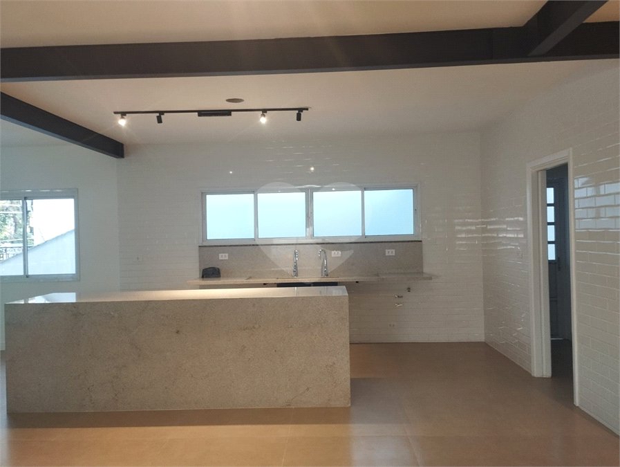 Casa Térrea à venda ou para alugar com 4 suítes em Jardim São Bento, São Paulo, SP