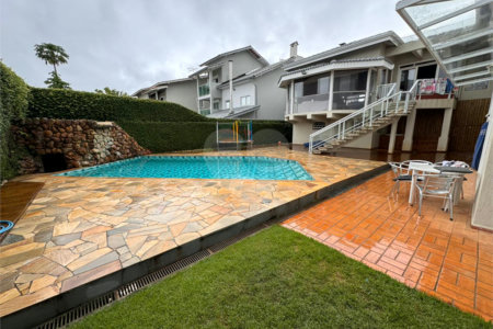 Casa à venda com 5 suítes em Aruã, Mogi das Cruzes, SP