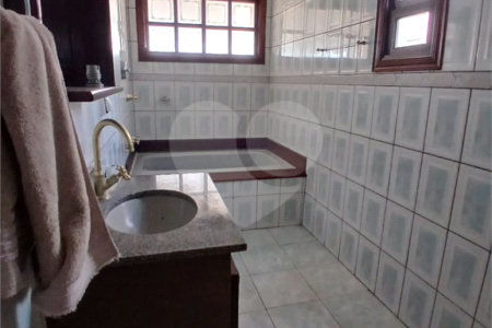 Casa à venda com 5 quartos, sendo 3 suítes, em Vila Santista, Atibaia, SP