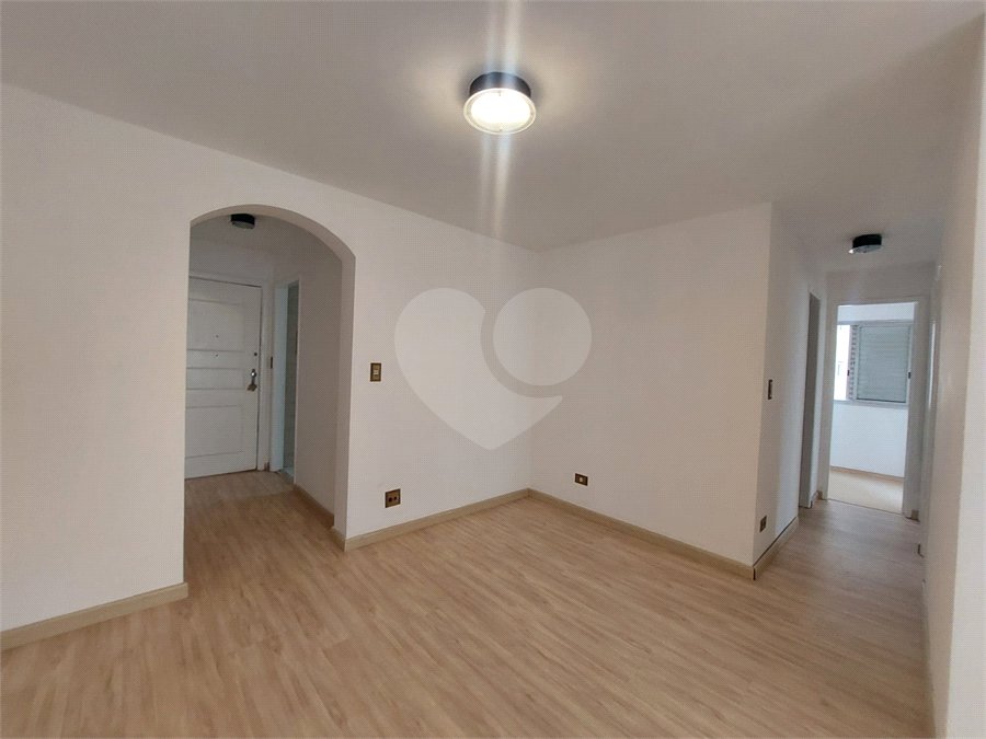 Apartamento à venda com 3 quartos em Vila Ipojuca, São Paulo, SP