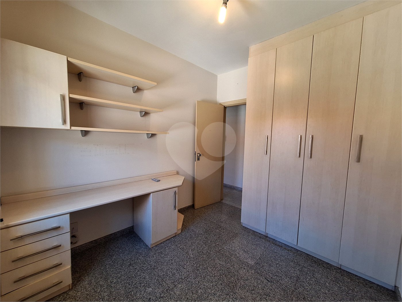 Casa à venda ou para alugar com 4 quartos, sendo 2 suítes,  em Santa Rosa, Vinhedo, SP