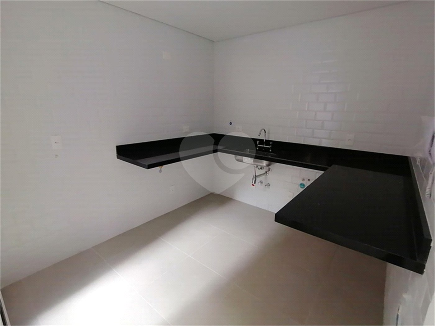 Casa à venda ou para alugar com 3 quartos, sendo 1 suíte,  no condomínio Cube Tutóia, São Paulo - SP