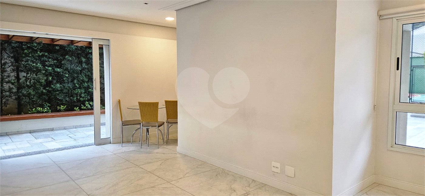 Apartamento à venda com 3 quartos, sendo 2 suítes, em Pinheiros, São Paulo, SP