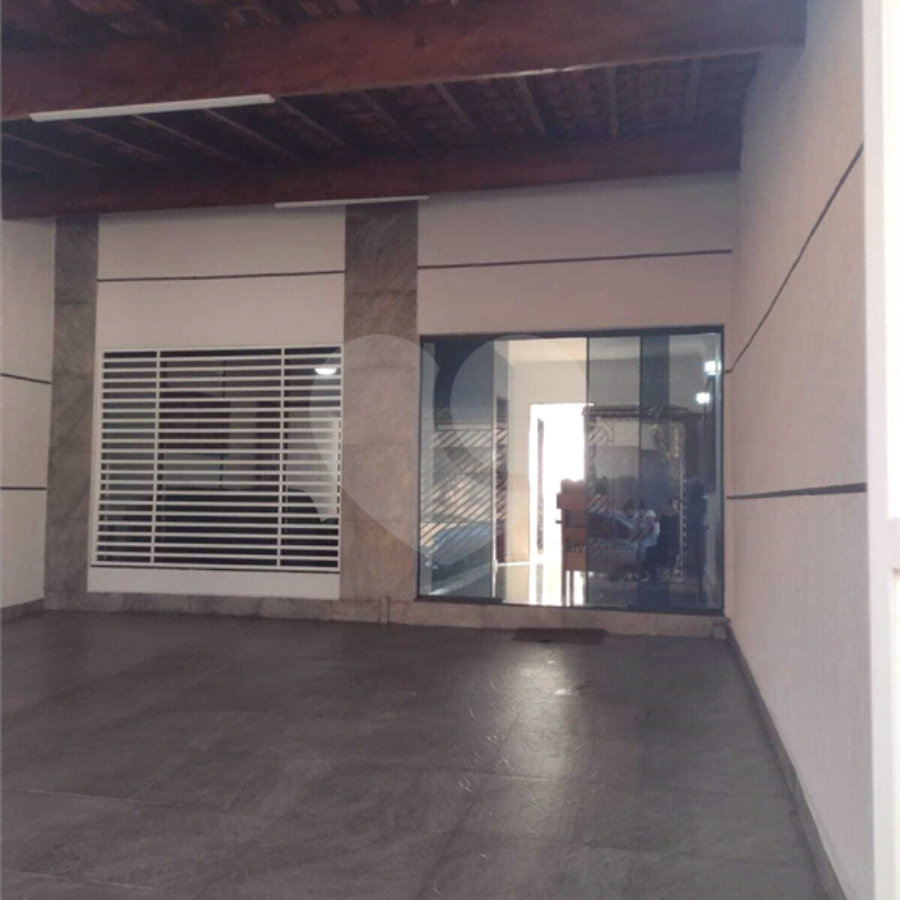Sobrado à venda com 3 quartos em Parque Santa Rosa, Suzano, SP