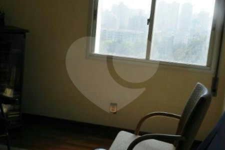 Apartamento à venda com 3 quartos, sendo 1 suíte, em Alto da Boa Vista, São Paulo, SP