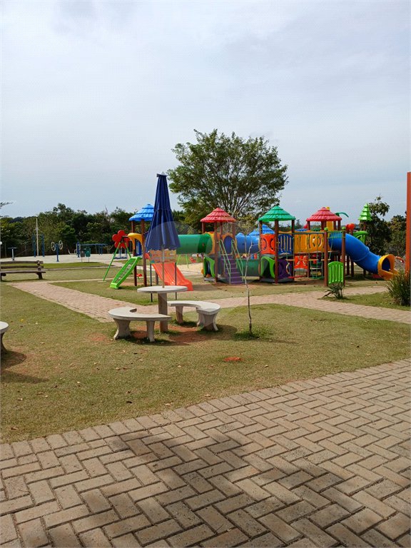 Casa à venda com 3 quartos, sendo 1 suíte, no condomínio Jardim, Sorocaba - SP