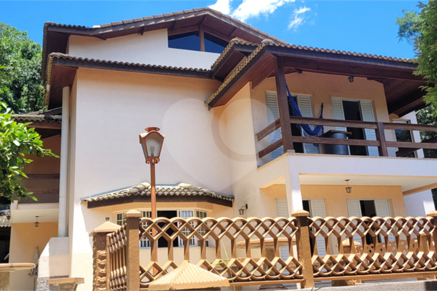 Casa à venda com 4 suítes no condomínio Sausalito, Mairiporã - SP