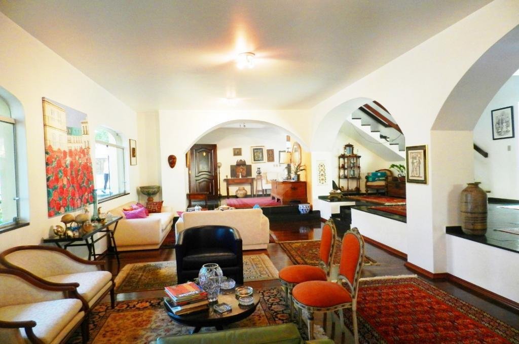 Casa de Vila à venda com 5 quartos, sendo 2 suítes, em Jardim Marajoara, São Paulo, SP