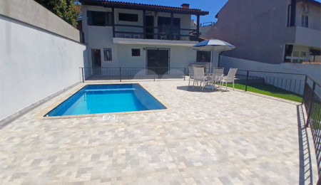 Casa à venda com 3 quartos, sendo 1 suíte, em Recreio Maristela, Atibaia, SP