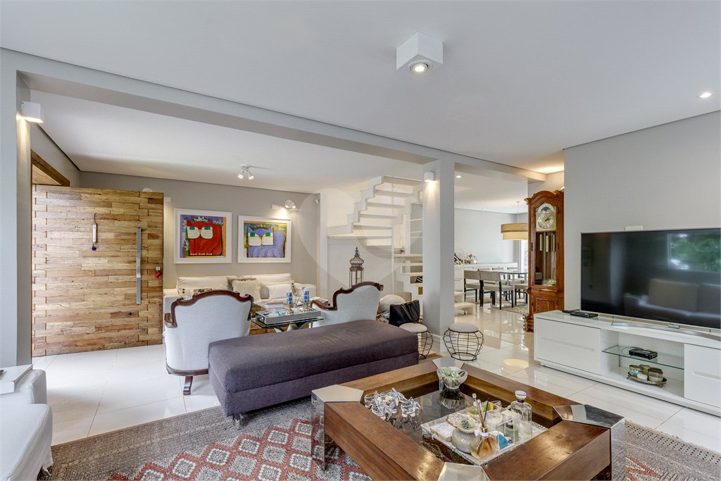 Casa de Vila à venda com 3 quartos, sendo 2 suítes, em Brooklin Velho, São Paulo, SP