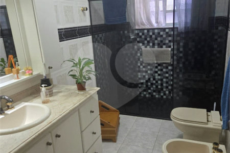 Sobrado à venda com 4 quartos, sendo 1 suíte, em Vila Graciosa, São Paulo, SP