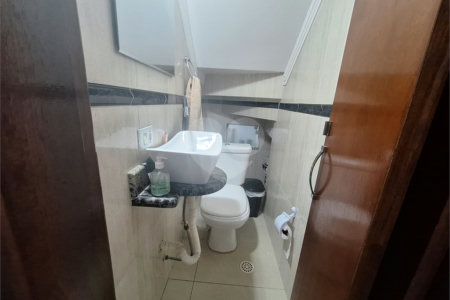 Sobrado à venda com 4 quartos, sendo 1 suíte,  em Vila São Geraldo, São Paulo, SP