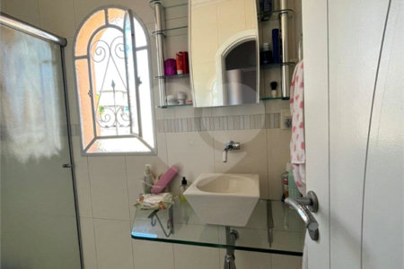 Casa à venda com 2 quartos no Centro, Diadema, SP
