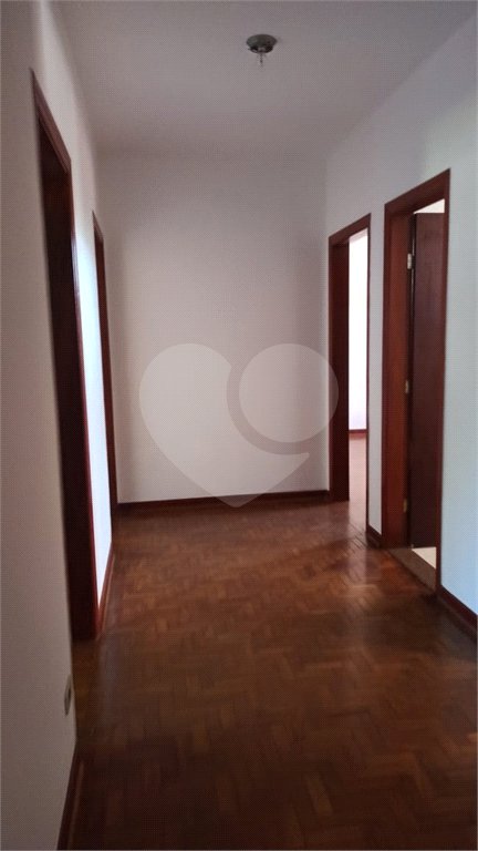 Casa à venda com 4 quartos, sendo 1 suíte, em Vila Santista, Atibaia, SP