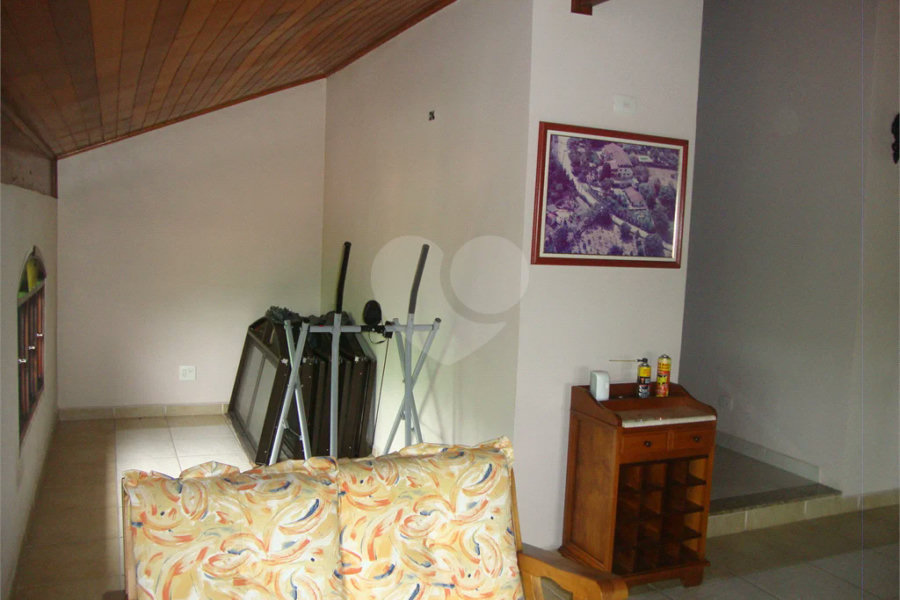 Chácara à venda com 5 quartos, sendo 2 suítes, em Jardim Arujá, Arujá, SP