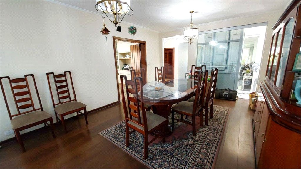 Casa à venda com 6 quartos, sendo 3 suítes, em Jardim Brasil (zona Sul), São Paulo, SP