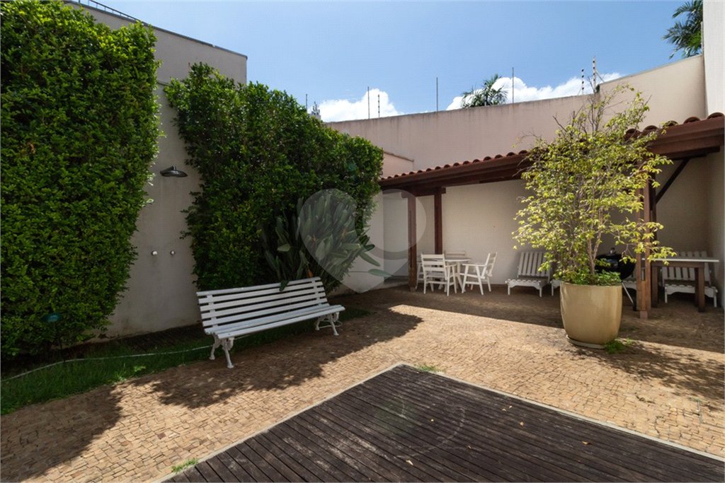Casa à venda com 4 quartos, sendo 1 suíte, em Jardim Novo Mundo, São Paulo, SP