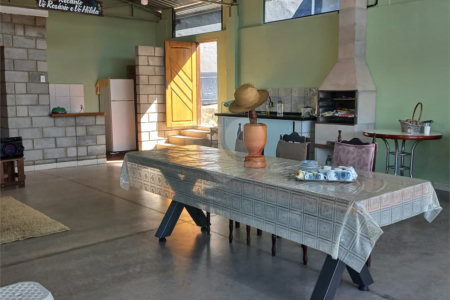 Casa à venda com 2 quartos em Vila Matias, Alambari, SP