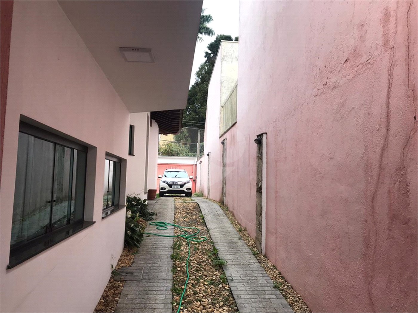 Casa à venda com 2 quartos, sendo 3 suítes, em Vila Oliveira, Mogi das Cruzes, SP