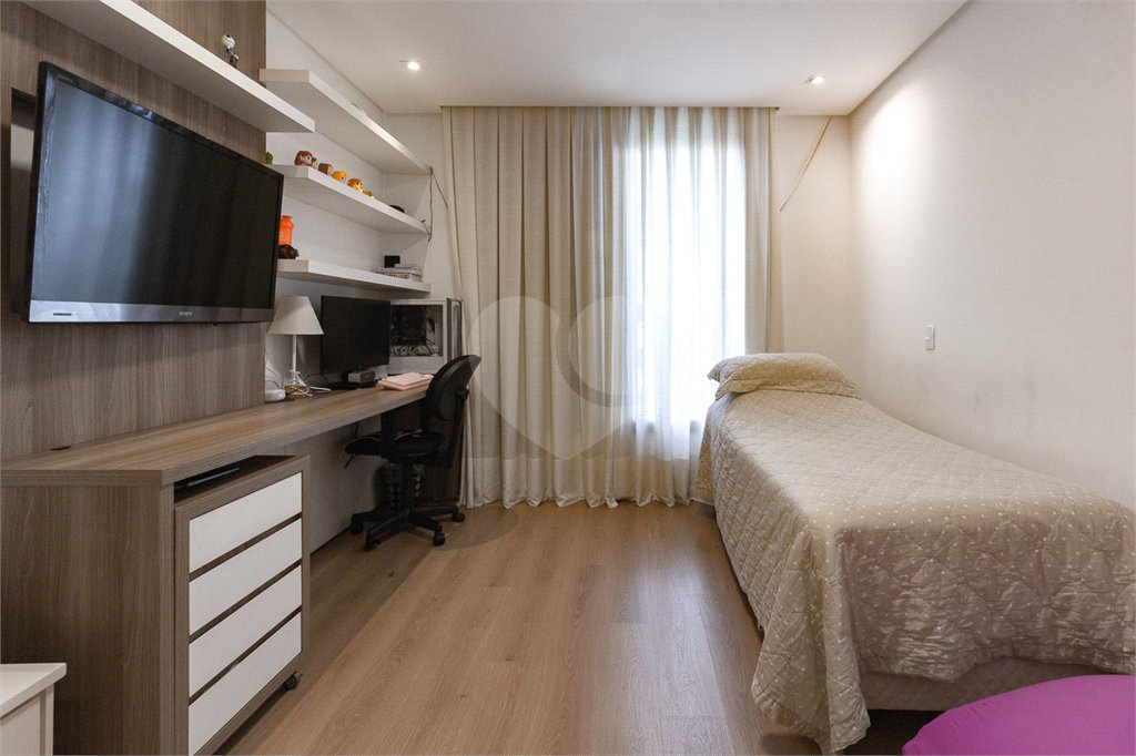 Apartamento à venda com 4 quartos, sendo 2 suítes,  em Jardim Parque Morumbi, São Paulo, SP