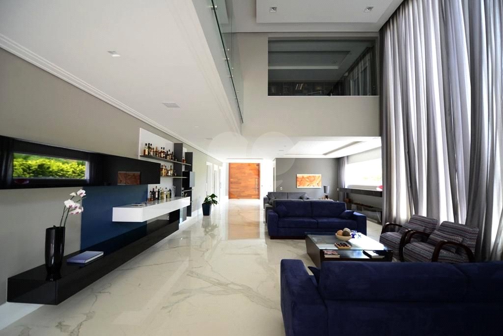 Casa à venda com 5 suítes no condomínio Residencial Tamboré 2, Santana de Parnaíba - SP